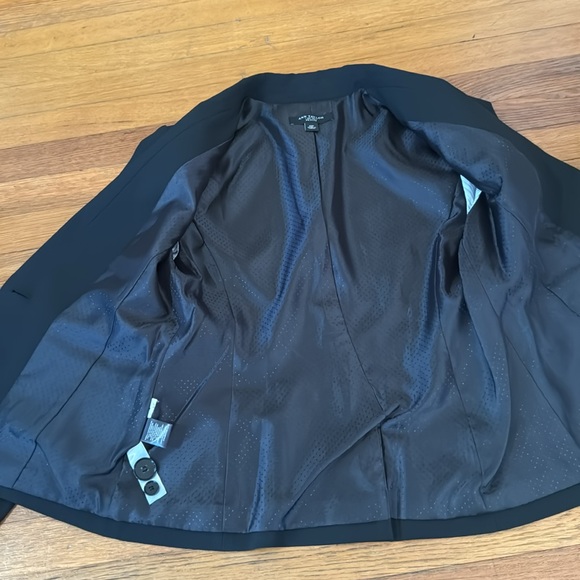 Anne Taylor classic black blazer, size 0P (XS) - Picture 6 of 7
